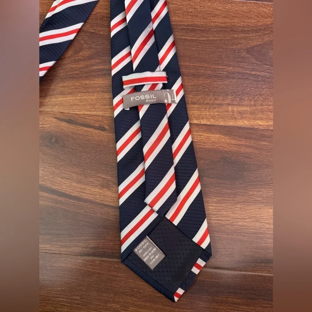 FOSSIL 100% Silk Classic Blue and Red Striped Tie for Formal Occasions